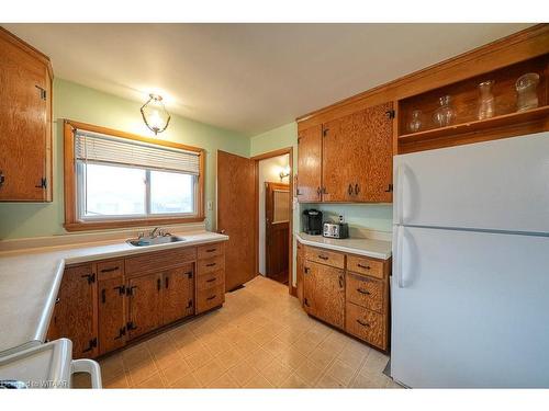 480 Wellington Street N, Woodstock, ON - Indoor Photo Showing Kitchen