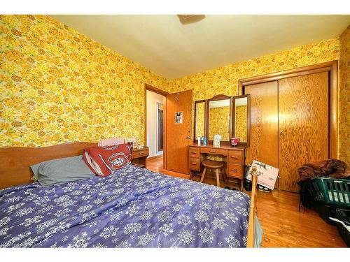 480 Wellington Street N, Woodstock, ON - Indoor Photo Showing Bedroom