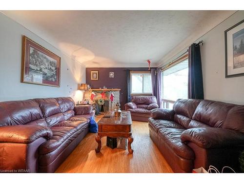 480 Wellington Street N, Woodstock, ON - Indoor Photo Showing Living Room