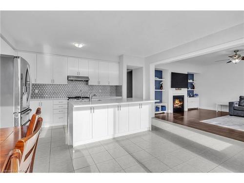 1000 Centennial Court, Woodstock, ON - Indoor Photo Showing Kitchen With Stainless Steel Kitchen With Upgraded Kitchen