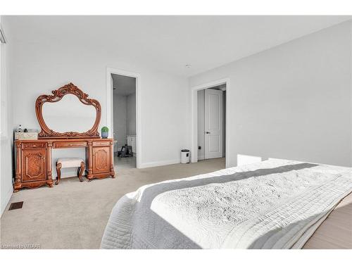 1000 Centennial Court, Woodstock, ON - Indoor Photo Showing Bedroom