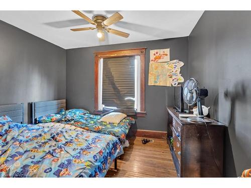 59 Brock Street W, Tillsonburg, ON - Indoor Photo Showing Bedroom