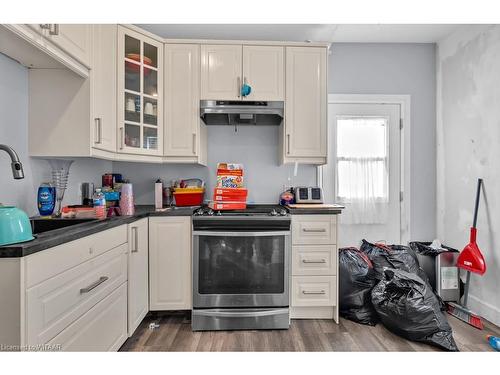 59 Brock Street W, Tillsonburg, ON - Indoor Photo Showing Kitchen