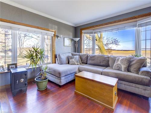 474593 Dodge Line, Beachville, ON - Indoor Photo Showing Living Room