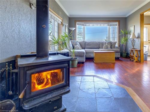 474593 Dodge Line, Beachville, ON - Indoor Photo Showing Living Room