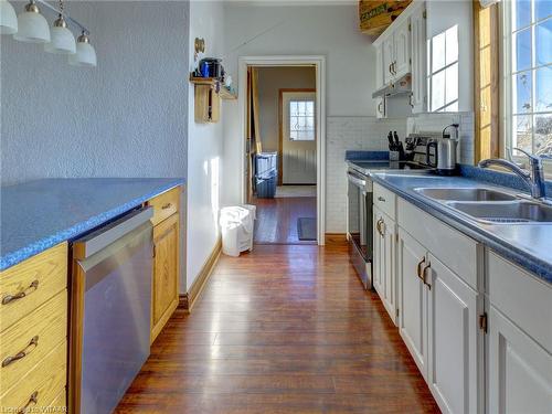 474593 Dodge Line, Beachville, ON - Indoor Photo Showing Kitchen With Double Sink