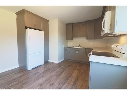 3-484750 Sweaburg Road, Sweaburg, ON - Indoor Photo Showing Kitchen With Double Sink