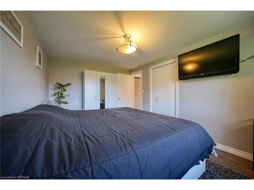 14 Marshall Drive, Norwich, ON - Indoor Photo Showing Bedroom