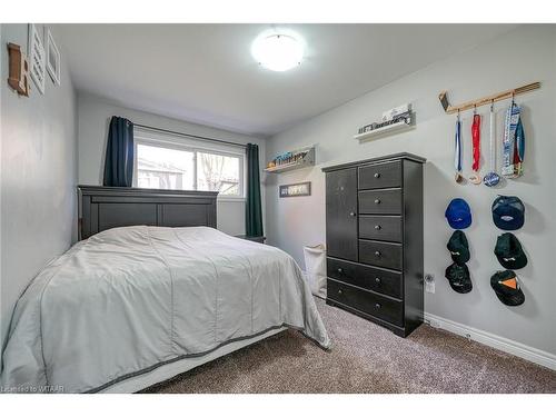 14 Marshall Drive, Norwich, ON - Indoor Photo Showing Bedroom