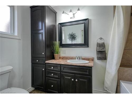 14 Marshall Drive, Norwich, ON - Indoor Photo Showing Bathroom