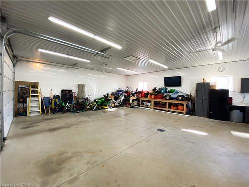 14 Marshall Drive, Norwich, ON - Indoor Photo Showing Garage