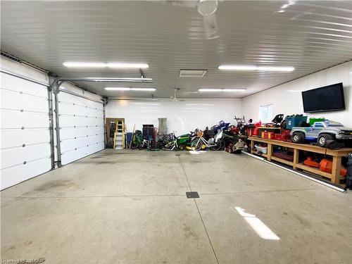 14 Marshall Drive, Norwich, ON - Indoor Photo Showing Garage