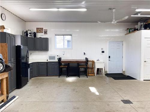 14 Marshall Drive, Norwich, ON - Indoor Photo Showing Garage