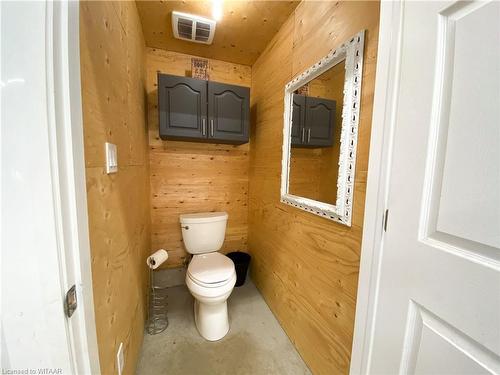 14 Marshall Drive, Norwich, ON - Indoor Photo Showing Bathroom