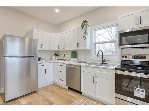 4537 Westchester Bourne, Belmont, ON - Indoor Photo Showing Kitchen With Double Sink