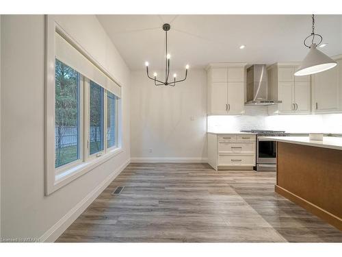 303-5 Wood Haven Dr Drive, Tillsonburg, ON - Indoor Photo Showing Kitchen