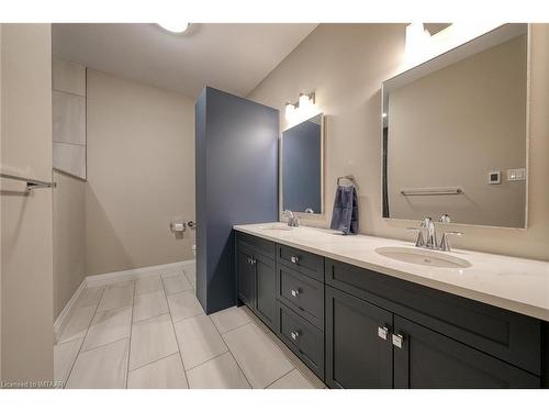 303-5 Wood Haven Dr Drive, Tillsonburg, ON - Indoor Photo Showing Bathroom