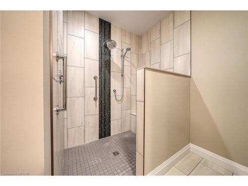 303-5 Wood Haven Dr Drive, Tillsonburg, ON - Indoor Photo Showing Bathroom