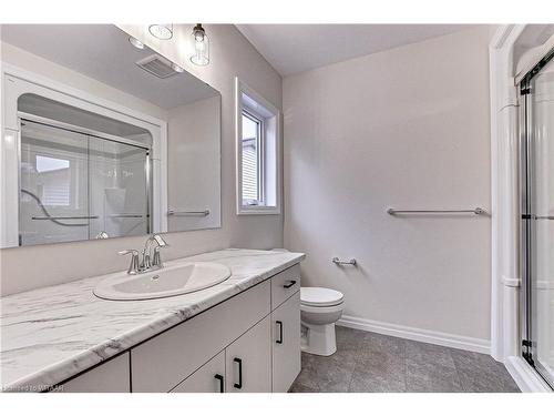 842 Water Street, Woodstock, ON - Indoor Photo Showing Bathroom