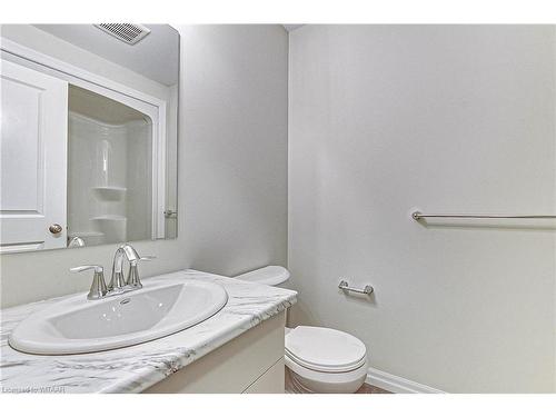 842 Water Street, Woodstock, ON - Indoor Photo Showing Bathroom