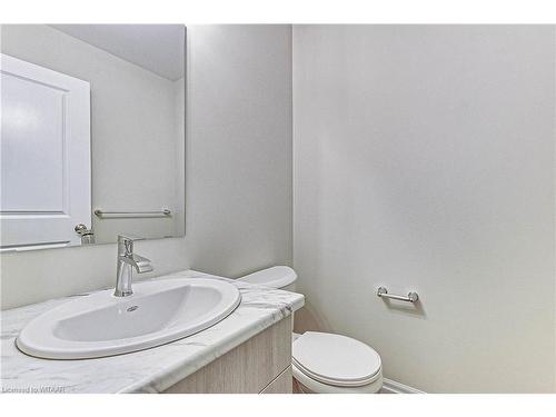 842 Water Street, Woodstock, ON - Indoor Photo Showing Bathroom