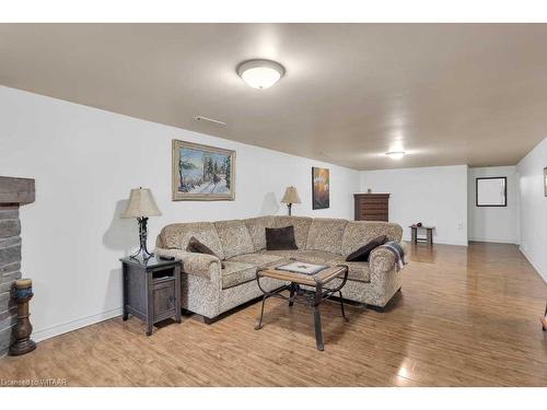 8 Woodcock Drive, Tillsonburg, ON - Indoor Photo Showing Living Room