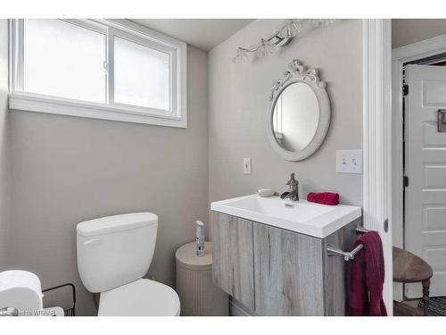 8 Woodcock Drive, Tillsonburg, ON - Indoor Photo Showing Bathroom