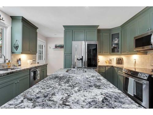 8 Woodcock Drive, Tillsonburg, ON - Indoor Photo Showing Kitchen With Upgraded Kitchen