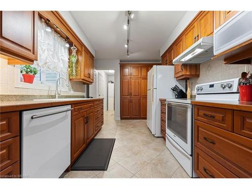 14 Wilkins Crescent, Tillsonburg, ON - Indoor Photo Showing Kitchen