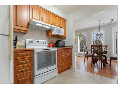 14 Wilkins Crescent, Tillsonburg, ON - Indoor Photo Showing Kitchen