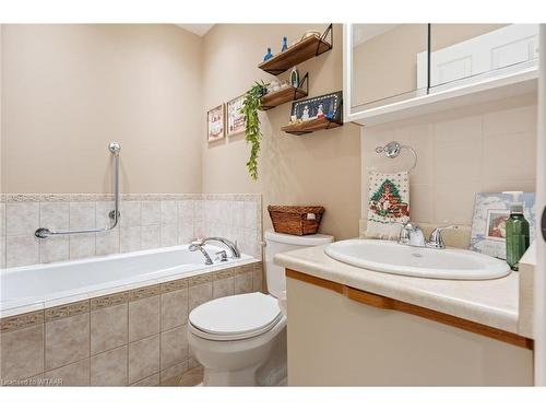 14 Wilkins Crescent, Tillsonburg, ON - Indoor Photo Showing Bathroom