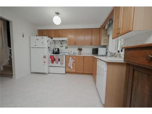 30-380 Quarter Town Line, Tillsonburg, ON - Indoor Photo Showing Kitchen