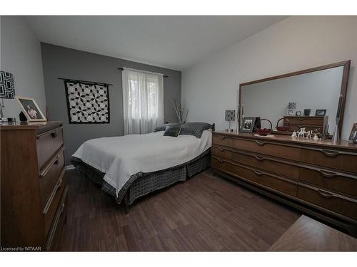 30-380 Quarter Town Line, Tillsonburg, ON - Indoor Photo Showing Bedroom