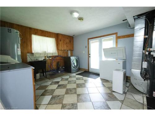 980-990 Norfolk County Rd #28, Langton, ON - Indoor Photo Showing Laundry Room