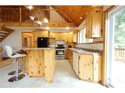 980-990 Norfolk County Rd #28, Langton, ON - Indoor Photo Showing Kitchen