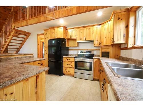 980-990 Norfolk County Rd #28, Langton, ON - Indoor Photo Showing Kitchen With Double Sink