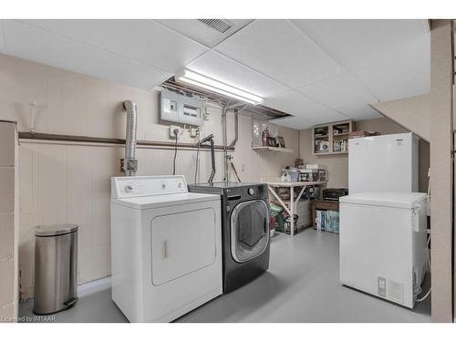 211 Quarterline Road, Tillsonburg, ON - Indoor Photo Showing Laundry Room