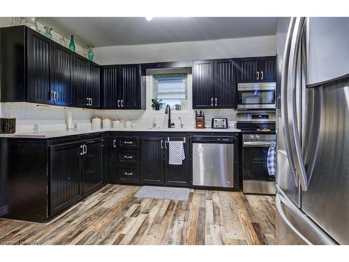 32 Pearl Street, Tillsonburg, ON - Indoor Photo Showing Kitchen