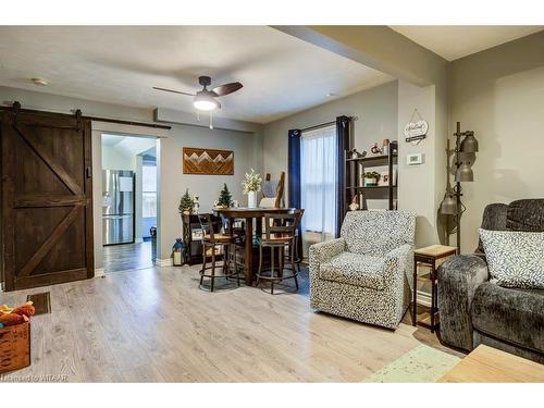 32 Pearl Street, Tillsonburg, ON - Indoor Photo Showing Living Room