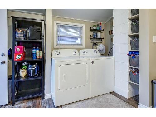 32 Pearl Street, Tillsonburg, ON - Indoor Photo Showing Laundry Room