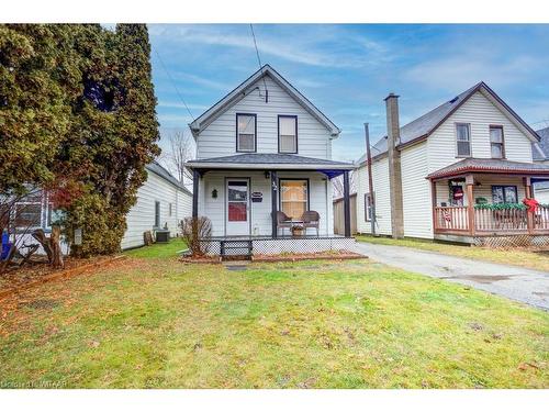 32 Pearl Street, Tillsonburg, ON - Outdoor With Deck Patio Veranda With Facade