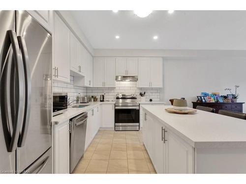 10 Beretta Street, Tillsonburg, ON - Indoor Photo Showing Kitchen With Upgraded Kitchen