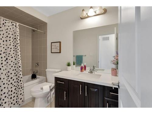 10 Beretta Street, Tillsonburg, ON - Indoor Photo Showing Bathroom