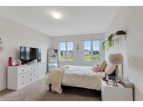 10 Beretta Street, Tillsonburg, ON - Indoor Photo Showing Bedroom