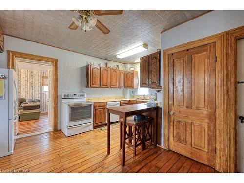 13 Oxford Street, Woodstock, ON - Indoor Photo Showing Kitchen