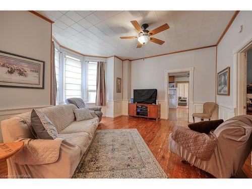 13 Oxford Street, Woodstock, ON - Indoor Photo Showing Living Room