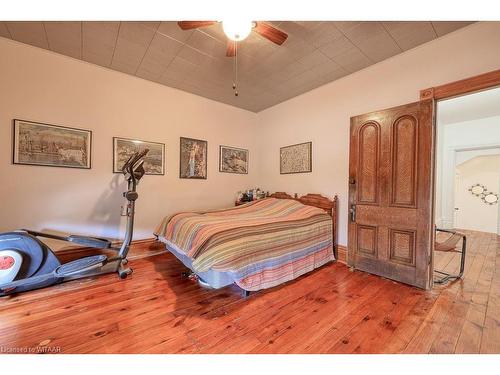 13 Oxford Street, Woodstock, ON - Indoor Photo Showing Bedroom