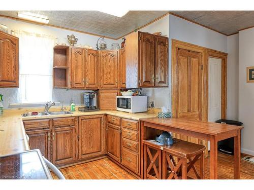 13 Oxford Street, Woodstock, ON - Indoor Photo Showing Kitchen With Double Sink