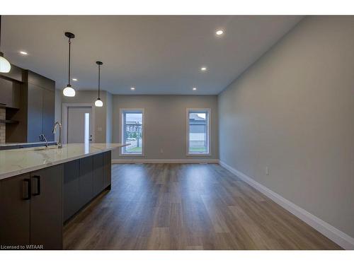 106-361 Quarter Town Line, Tillsonburg, ON - Indoor Photo Showing Kitchen With Upgraded Kitchen