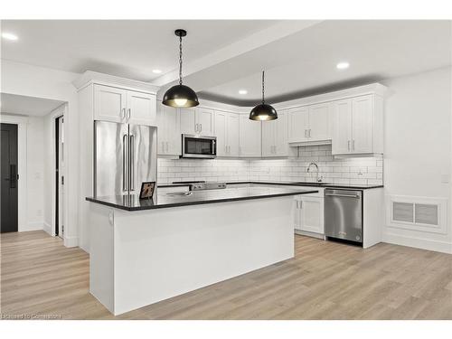 104-247 Brock Street, Amherstburg, ON - Indoor Photo Showing Kitchen With Upgraded Kitchen